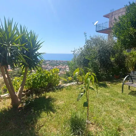 Casa Del Sole ベッド・アンド・ブレックファスト Capo dʼOrlando